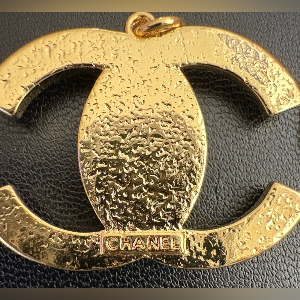 Gorgeous Chanel Gold Finish Crystal Zipper Pull! - Picture 6 of 6
